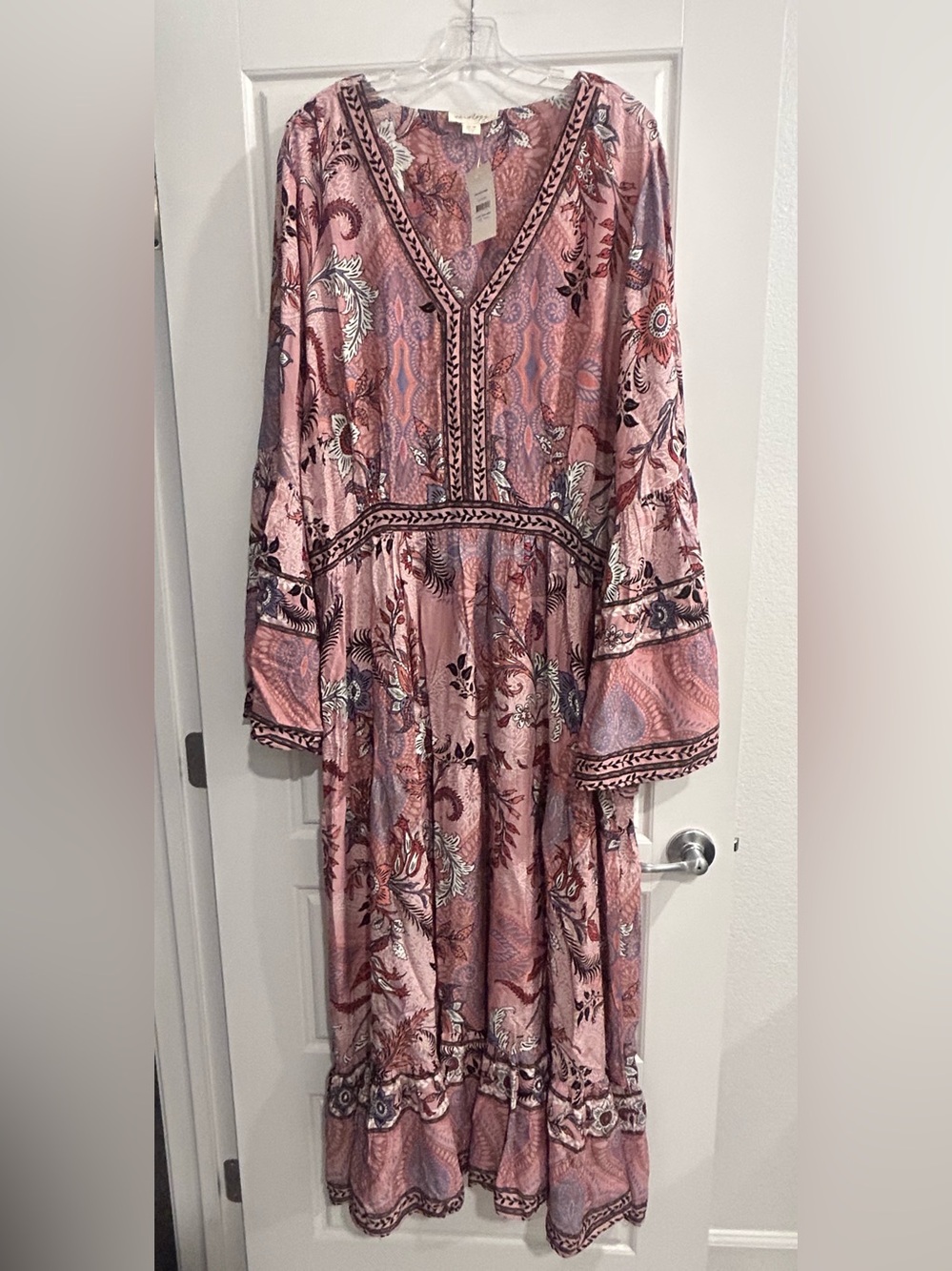 NWT Aveology Size 26/28 Boho Floral V-Neck Long Sleeve Maxi Dress - Pink